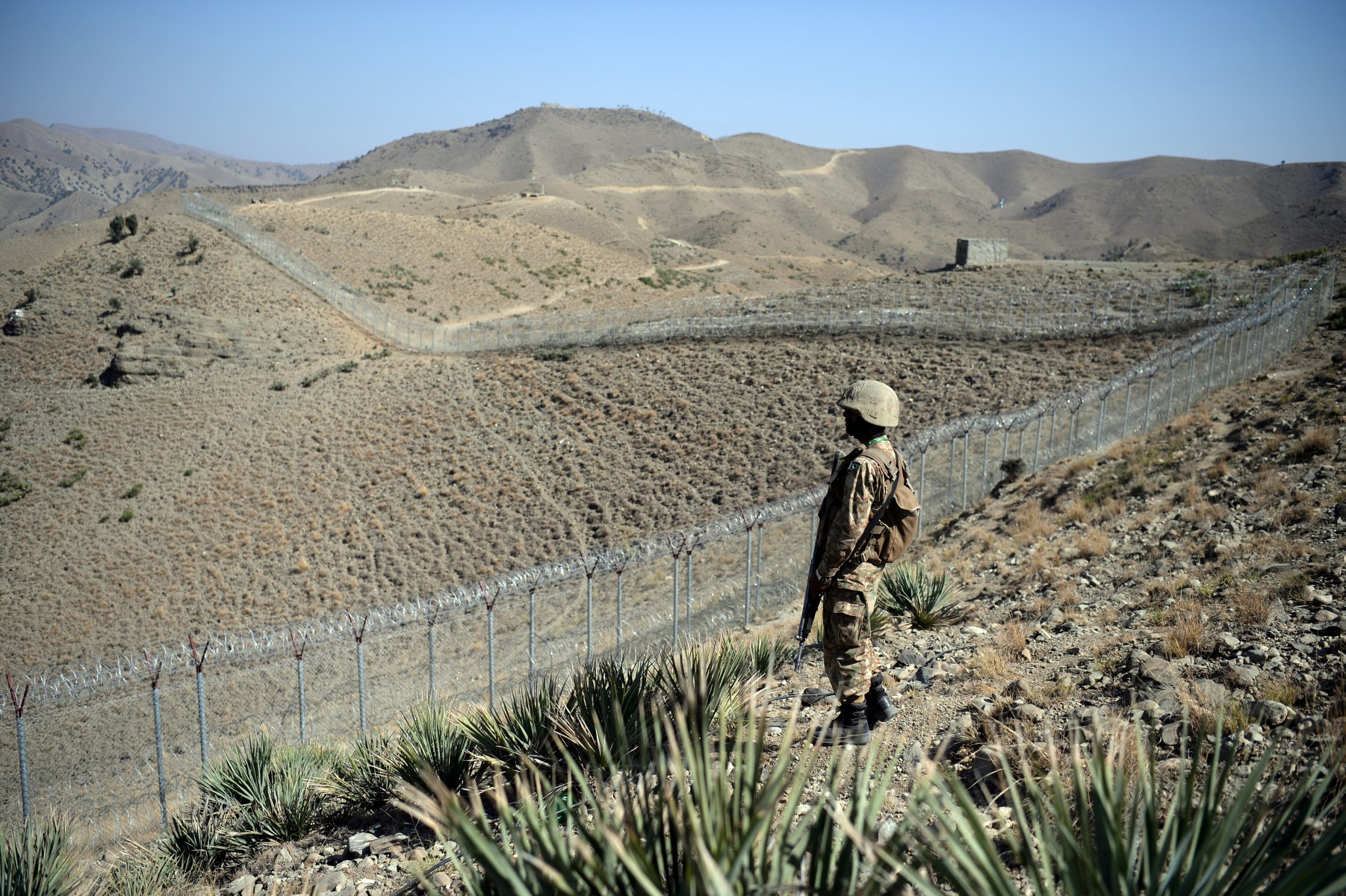Pakistan-Afghanistan-Border.jpg