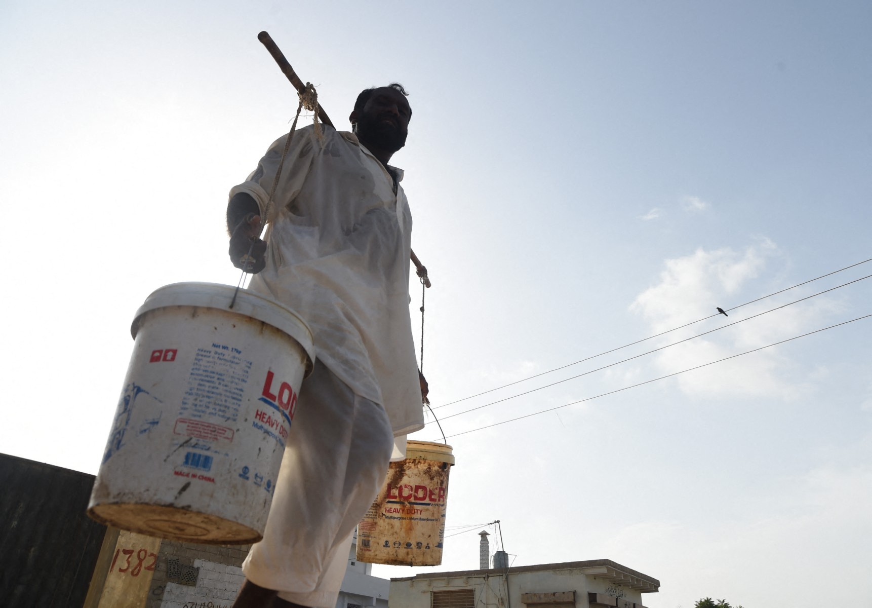 AFP__20190625__1HU34C__v1__MidRes__PakistanEnvironmentWater.jpg