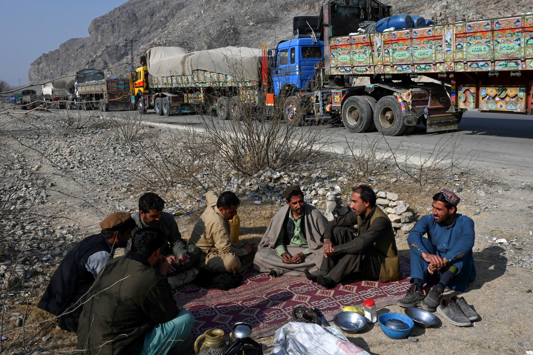 AFP__20240116__34FC7WU__v1__MidRes__PakistanAfghanistanBorderTradeDiplomacy.jpg