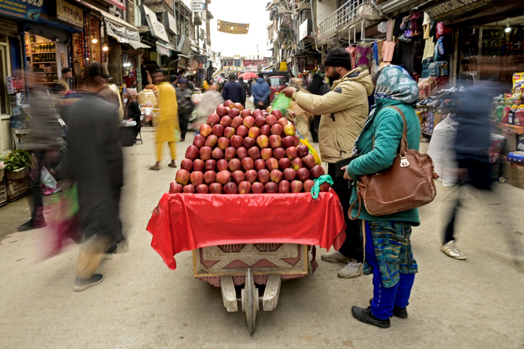 India-Kashmir-Market.jpg