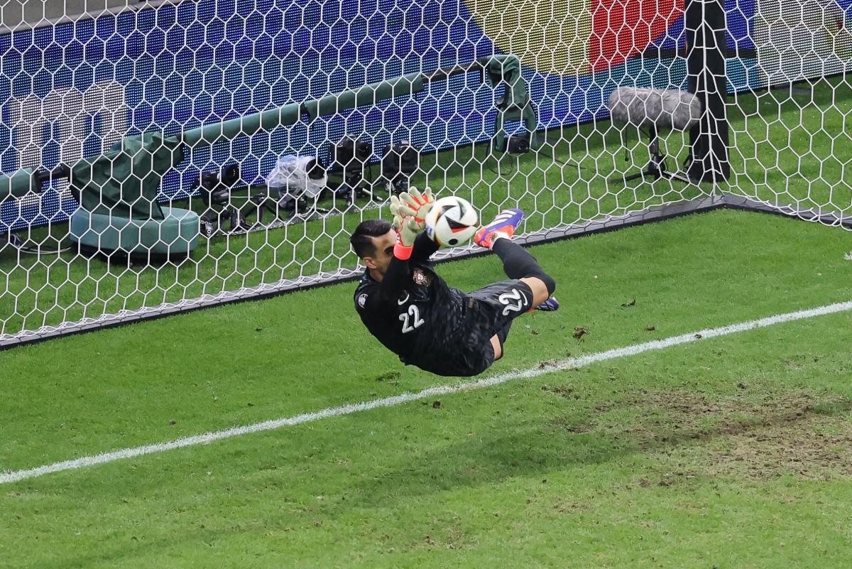 AFP__20240701__362C48P__v1__Preview__FblEuro2024Match41PorSlo.jpg