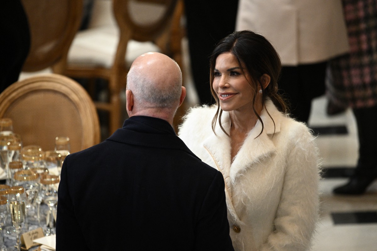 Jeff-Bezos-Lauren-Sanchez.jpg