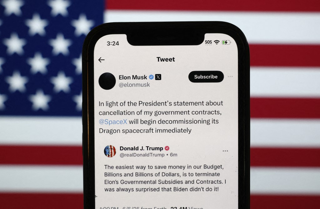 AFP__20250605__2218830892__v2__Preview__PresidentTrumpAndElonMuskFeudBlowsUpOnSocial.jpg