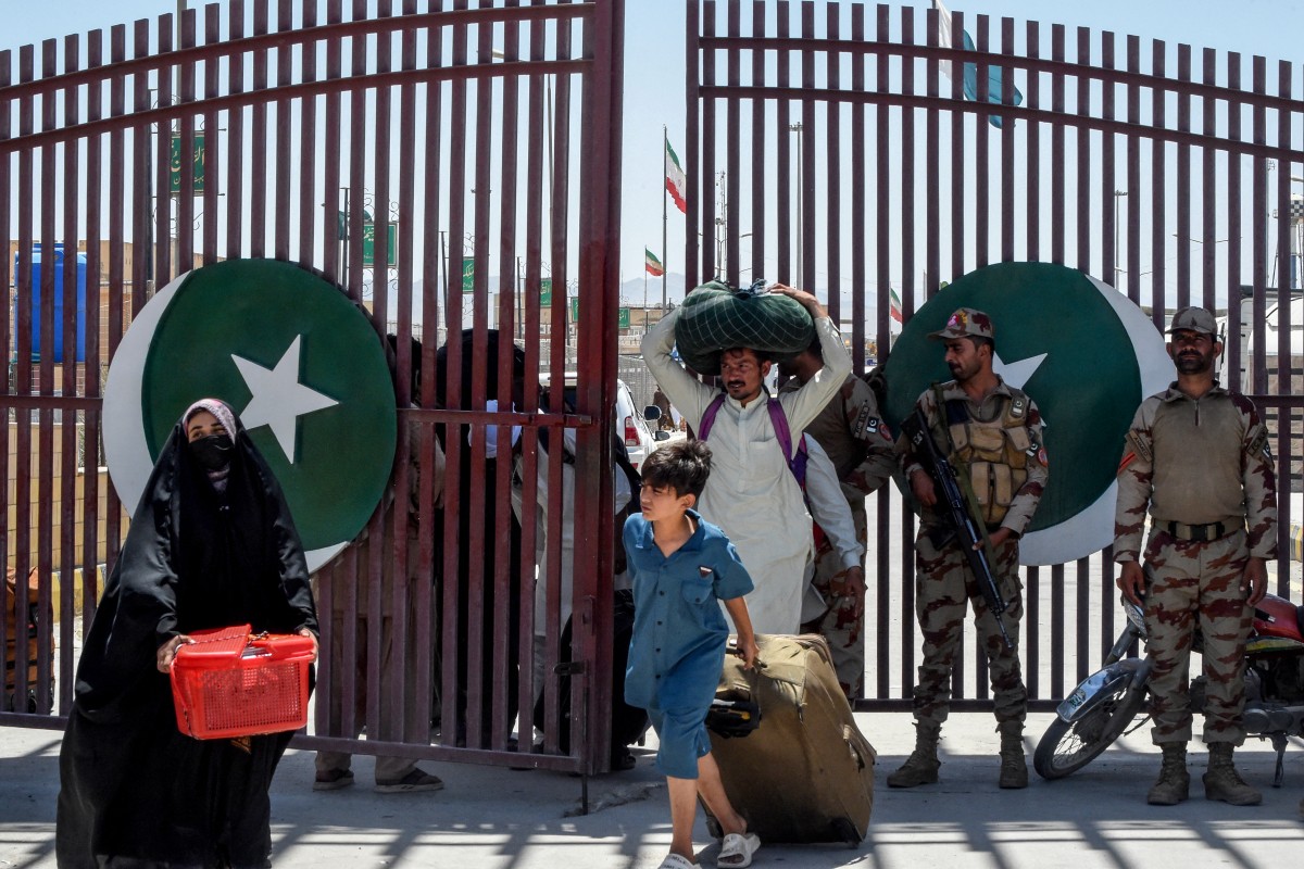 Pakistan-Iran-Border.jpg