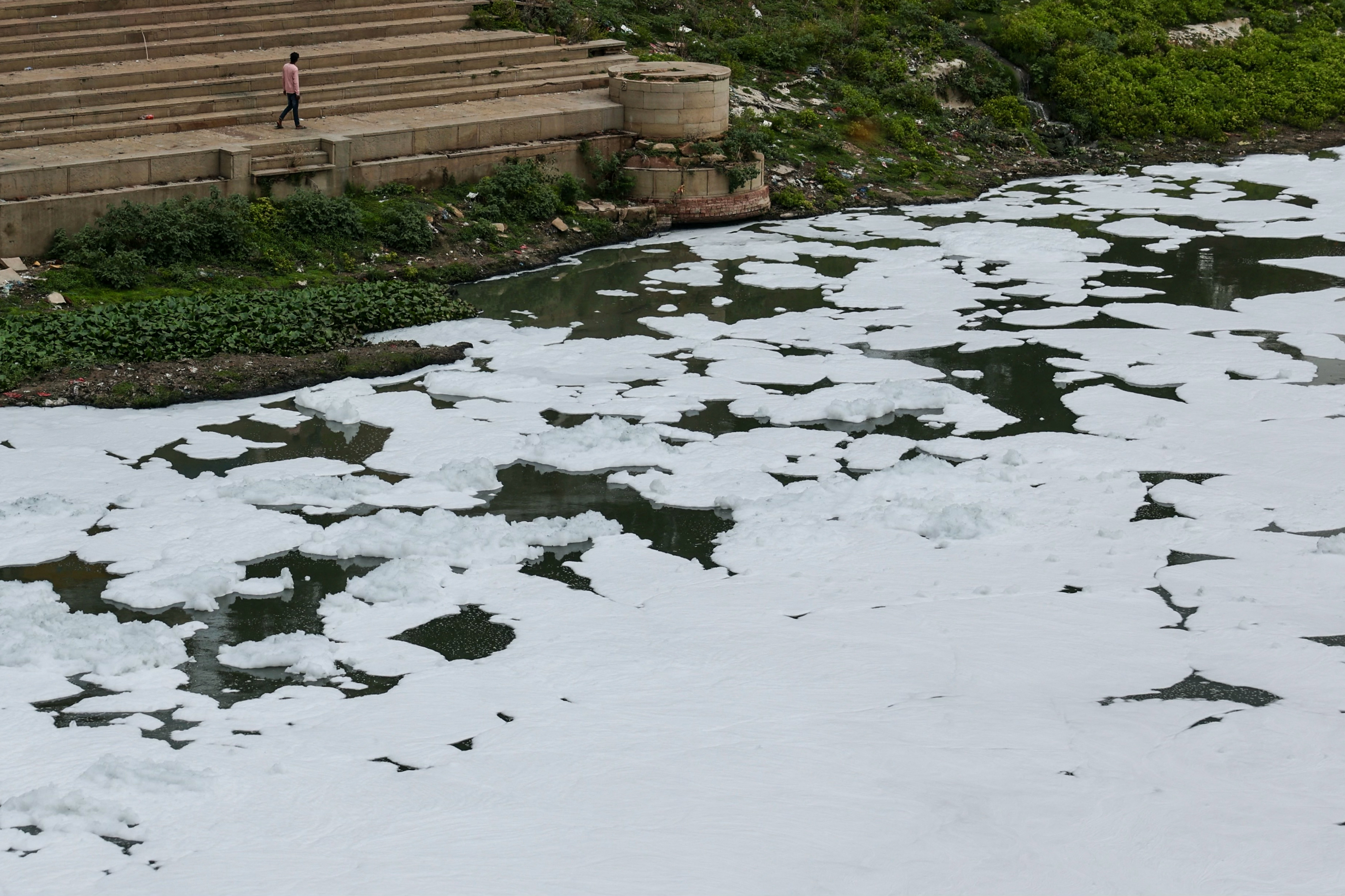 AFP__20250627__642K9FN__v2__HighRes__IndiaEnvironemntPollutionWater.jpg