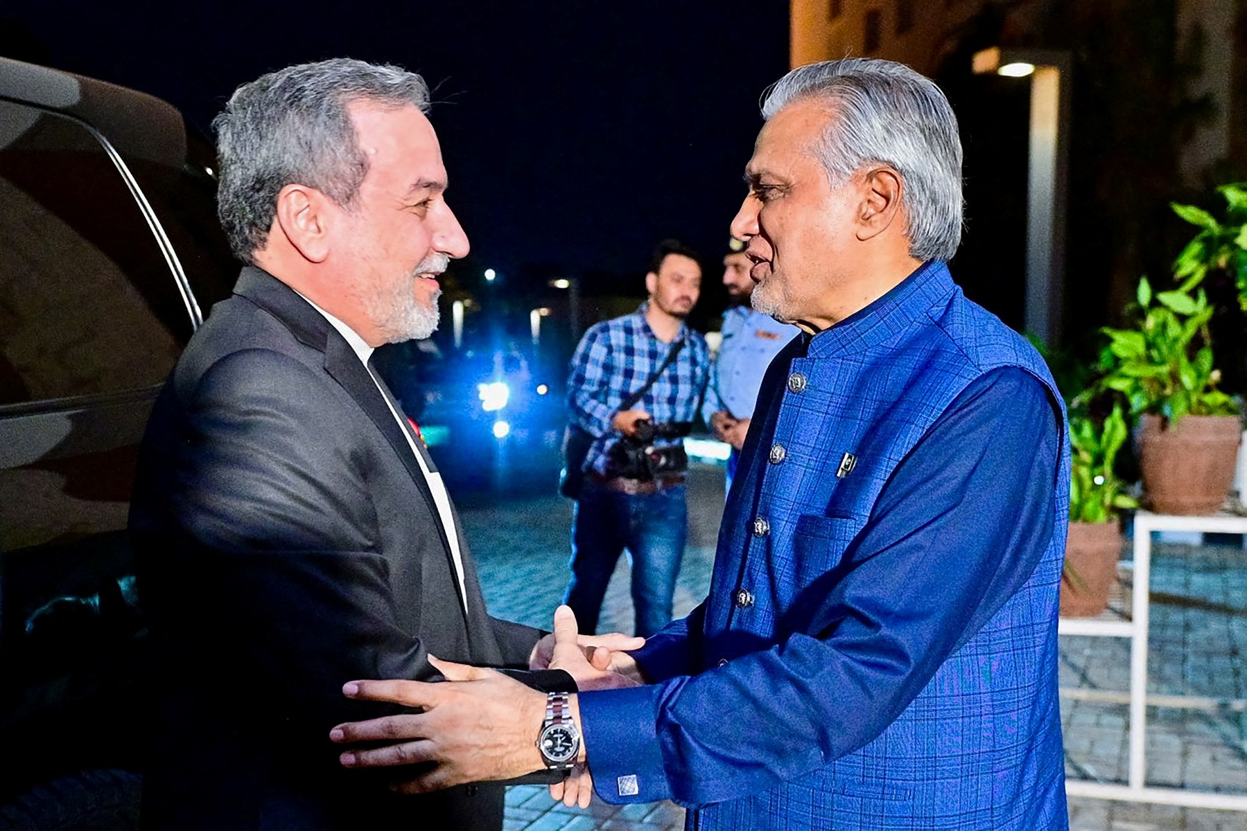 Ishaq Dar Abbas Araghchi