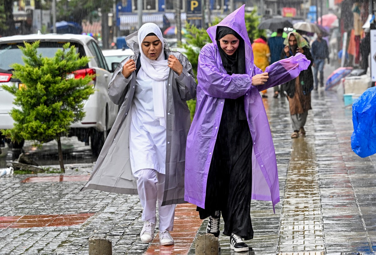 Kashmir Srinagar People