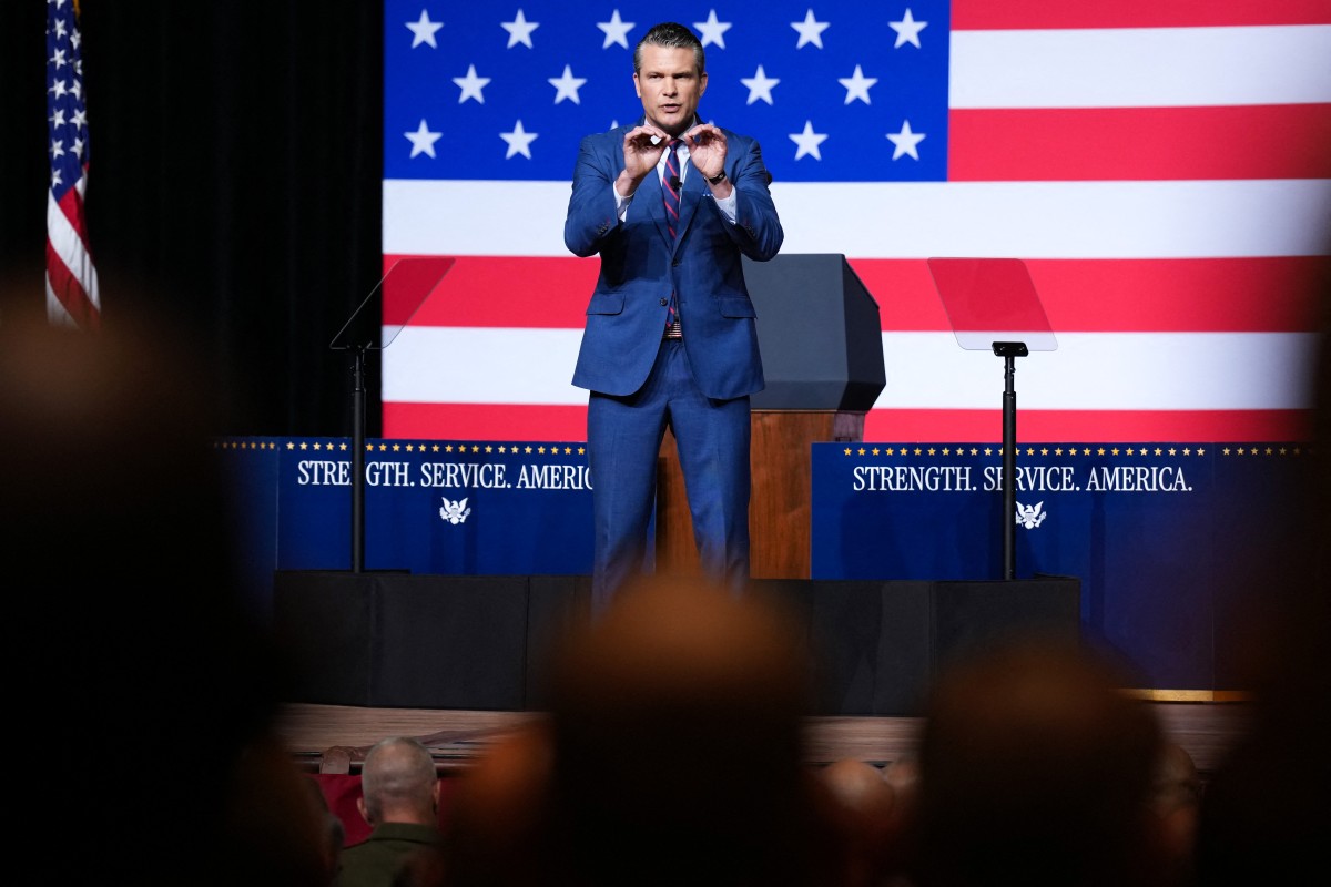 AFP__20250930__779V9HC__v1__MidRes__SeniorUsMilitaryOfficersMeetAtABaseInVirginia.jpg