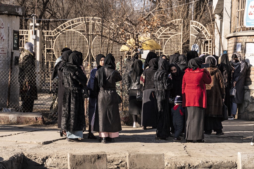 Afghan Female Stidents.jpg