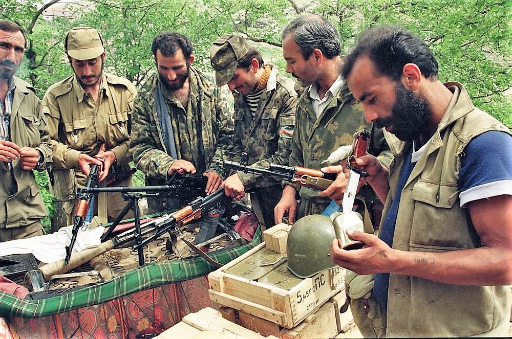 Azerbaijani_soldiers_during_Nagorno_Karabagh_war.jpg