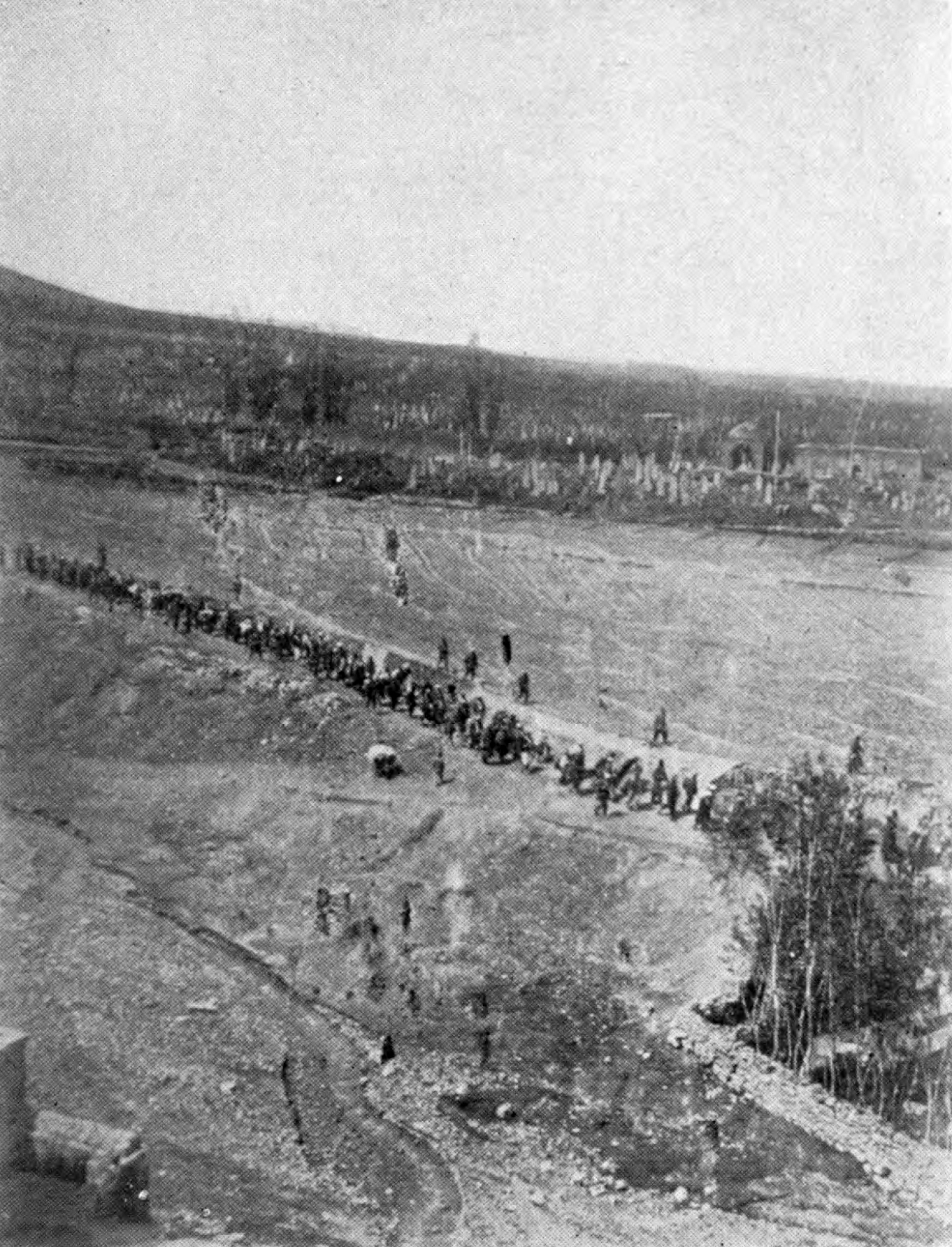 Column_of_deportees_walking_through_Harput_vilayet_during_the_Armenian_genocide.jpg