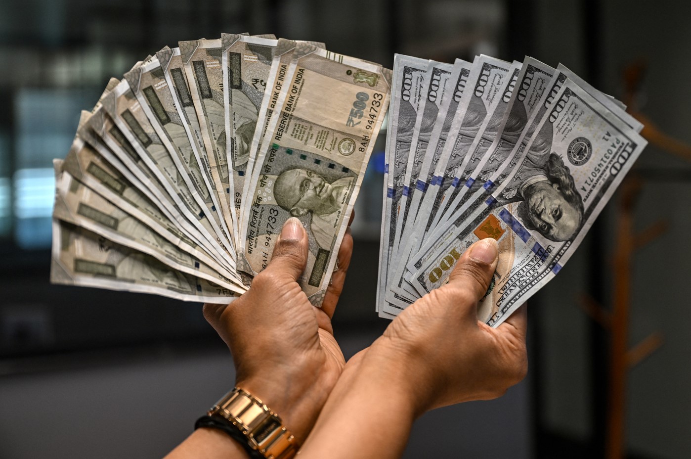 DOLLARS.jpg