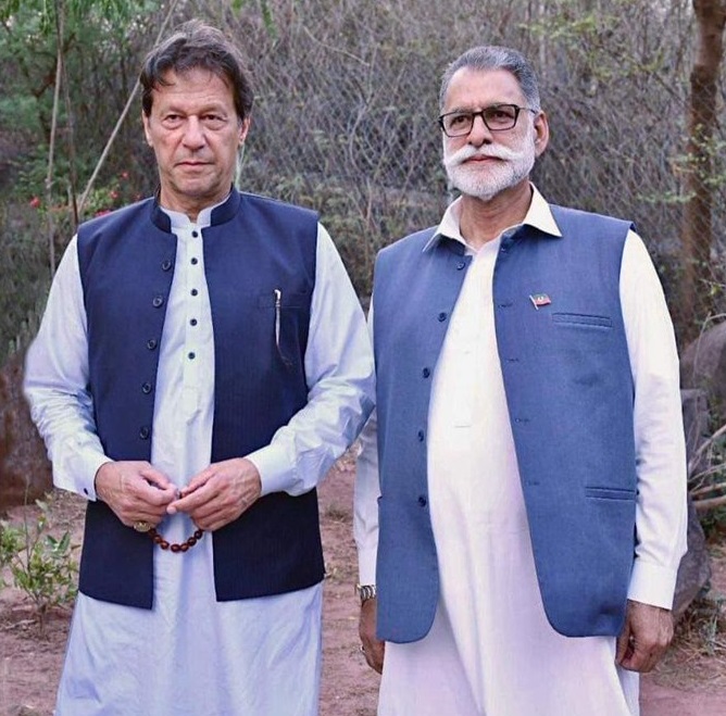 Sardar Abdul Qayyum with IK.jpg