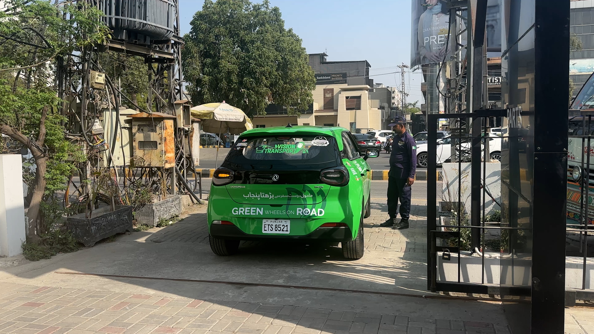 GREEN TAXI.jpg