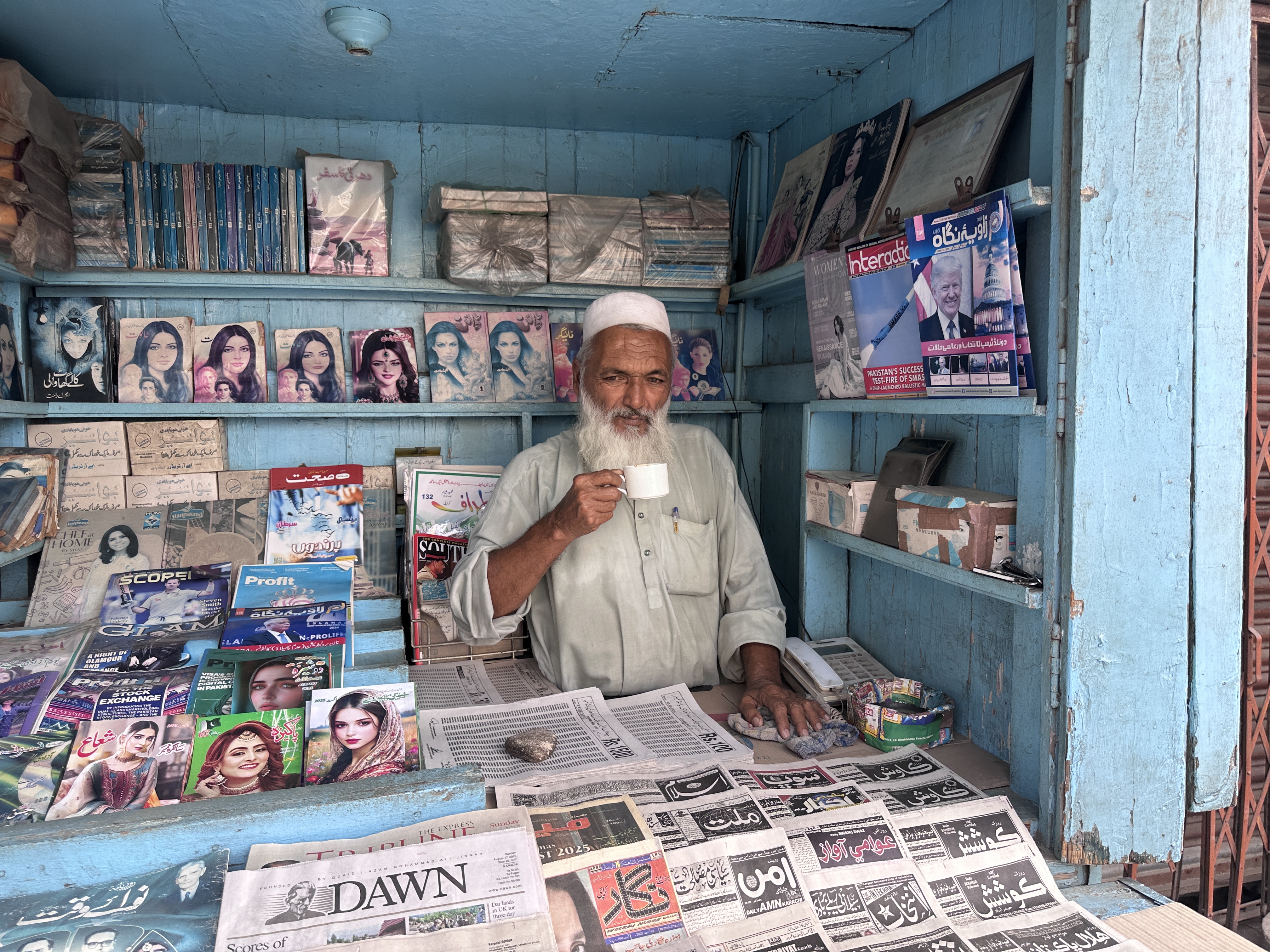Karavhi Newspaper Seller