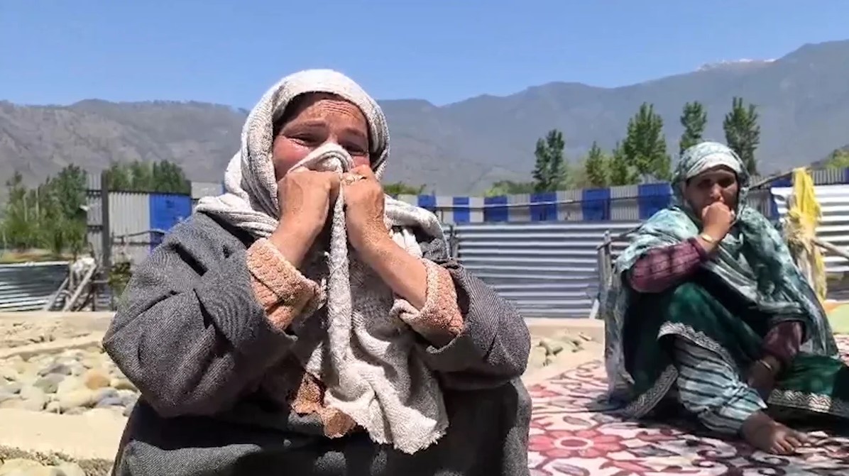 KASHMIRI WOMEN.jpg