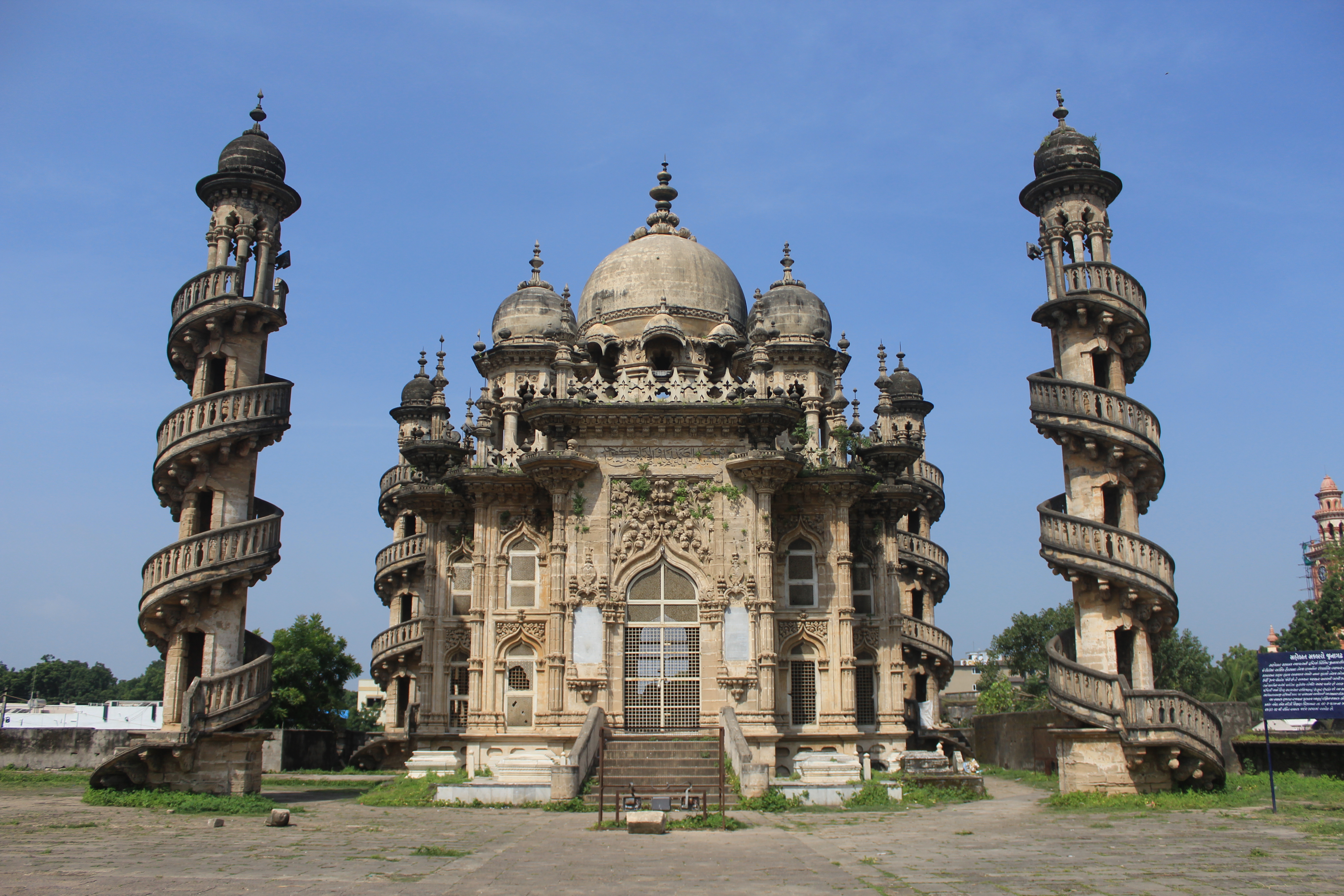 Mahabat_ka_Maqbara.jpg