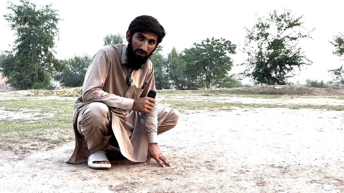 PESHAWAR_LOCAL_CRICKET_COMMENTATOR.0