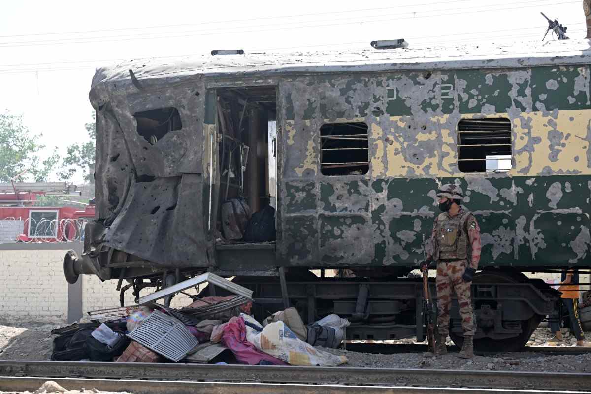 Quetta trainblast.jpg