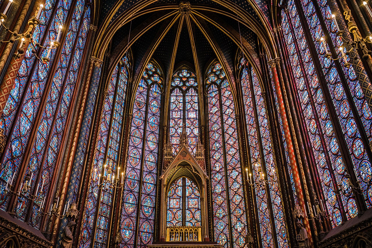 Sainte_Chapelle_Interior_Stained_Glass.jpg