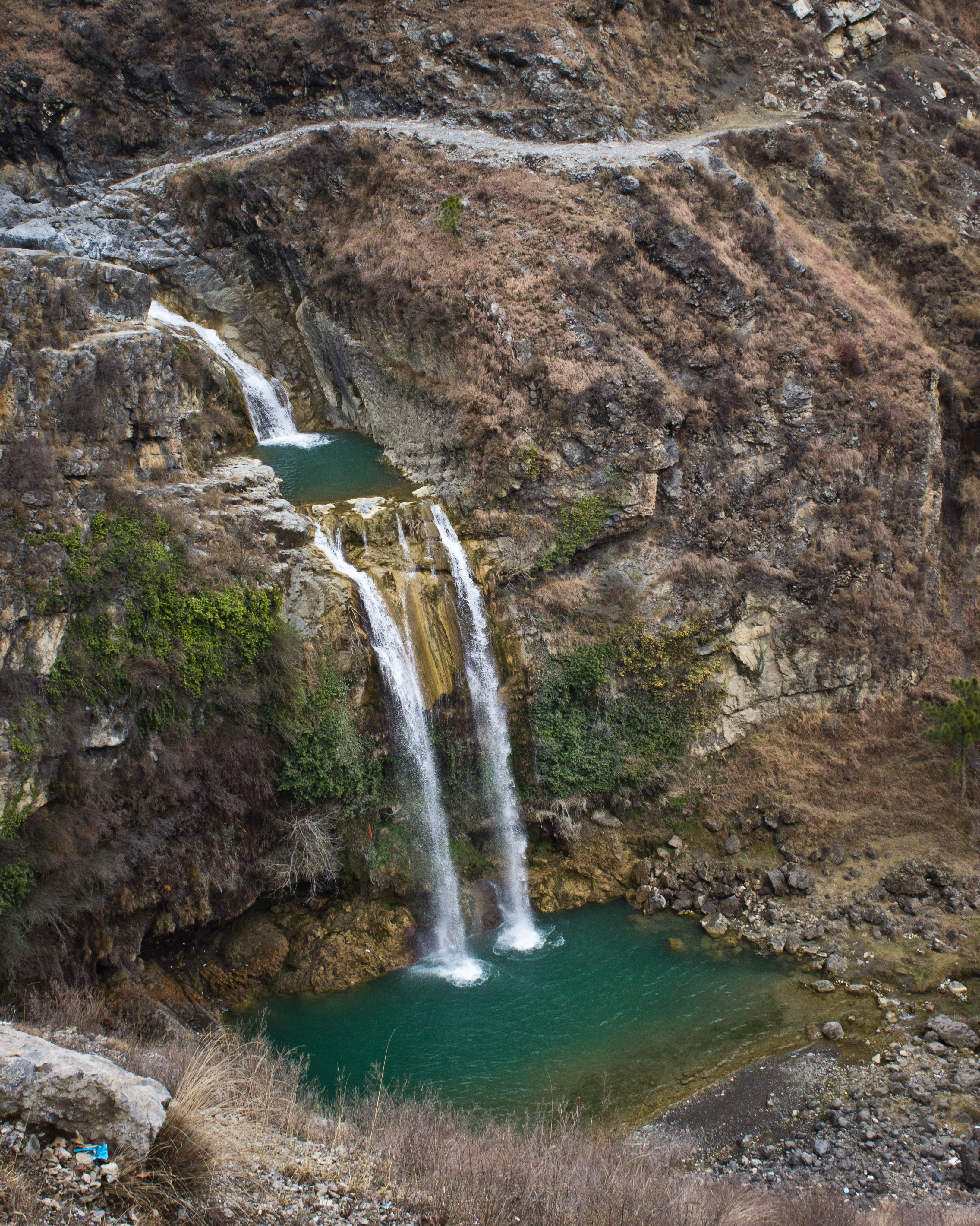 Sajikot_Waterfall,_Havailian.jpg