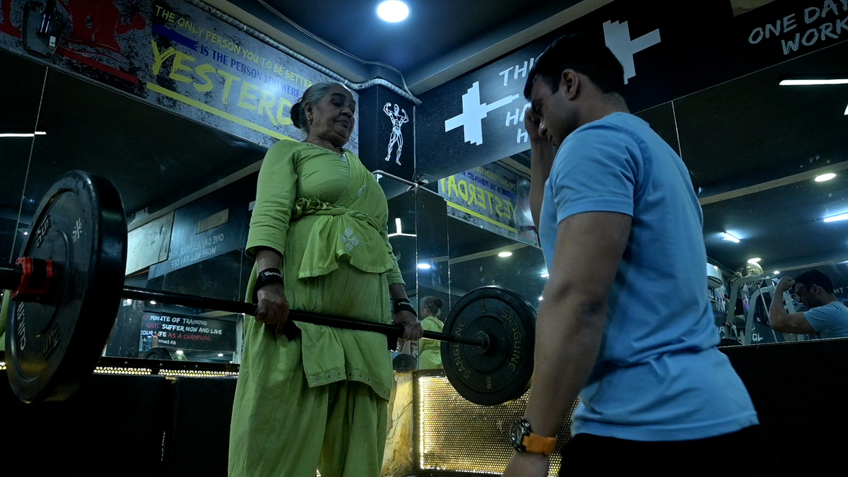Delhi 68 Years Women Weight Lifter