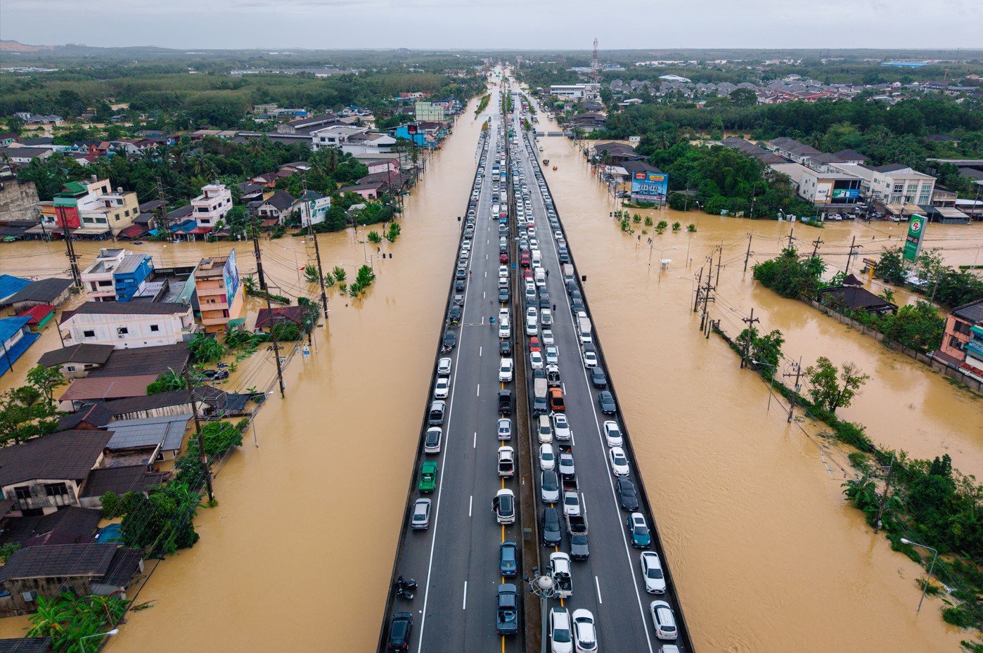 THAILAND FLOODS.jpg
