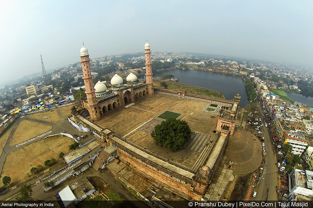 Taj-ul-Masajid_Aerial_Photo.jpg
