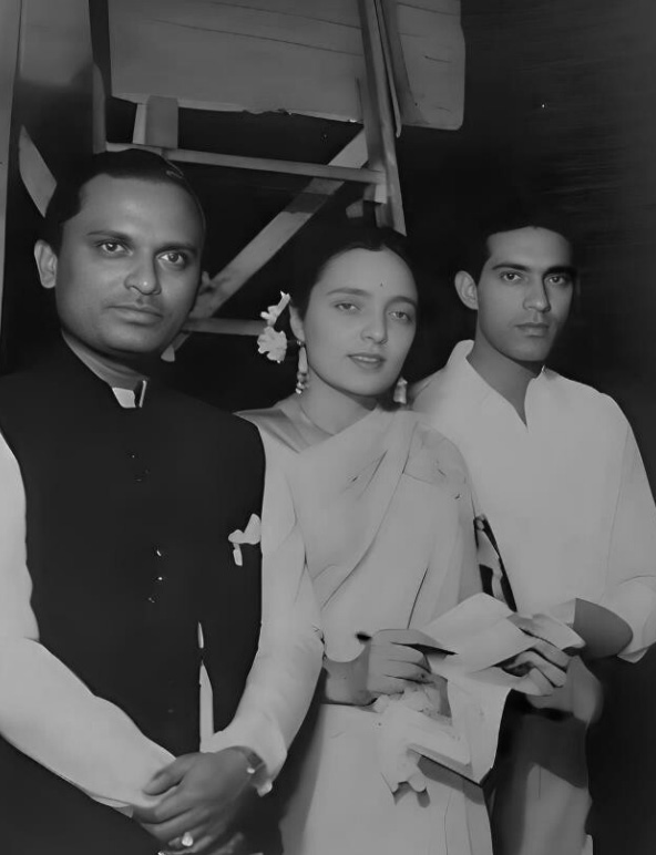 Talat,-Asha-Lata-and-Anil-Biswas.jpg