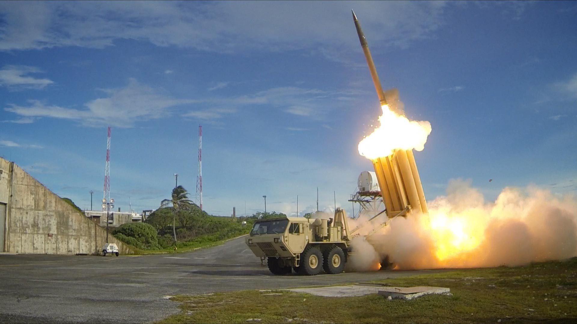 The_first_of_two_Terminal_High_Altitude_Area_Defense_(THAAD)_interceptors_is_launched_during_a_successful_intercept_test_-_US_Army.jpg