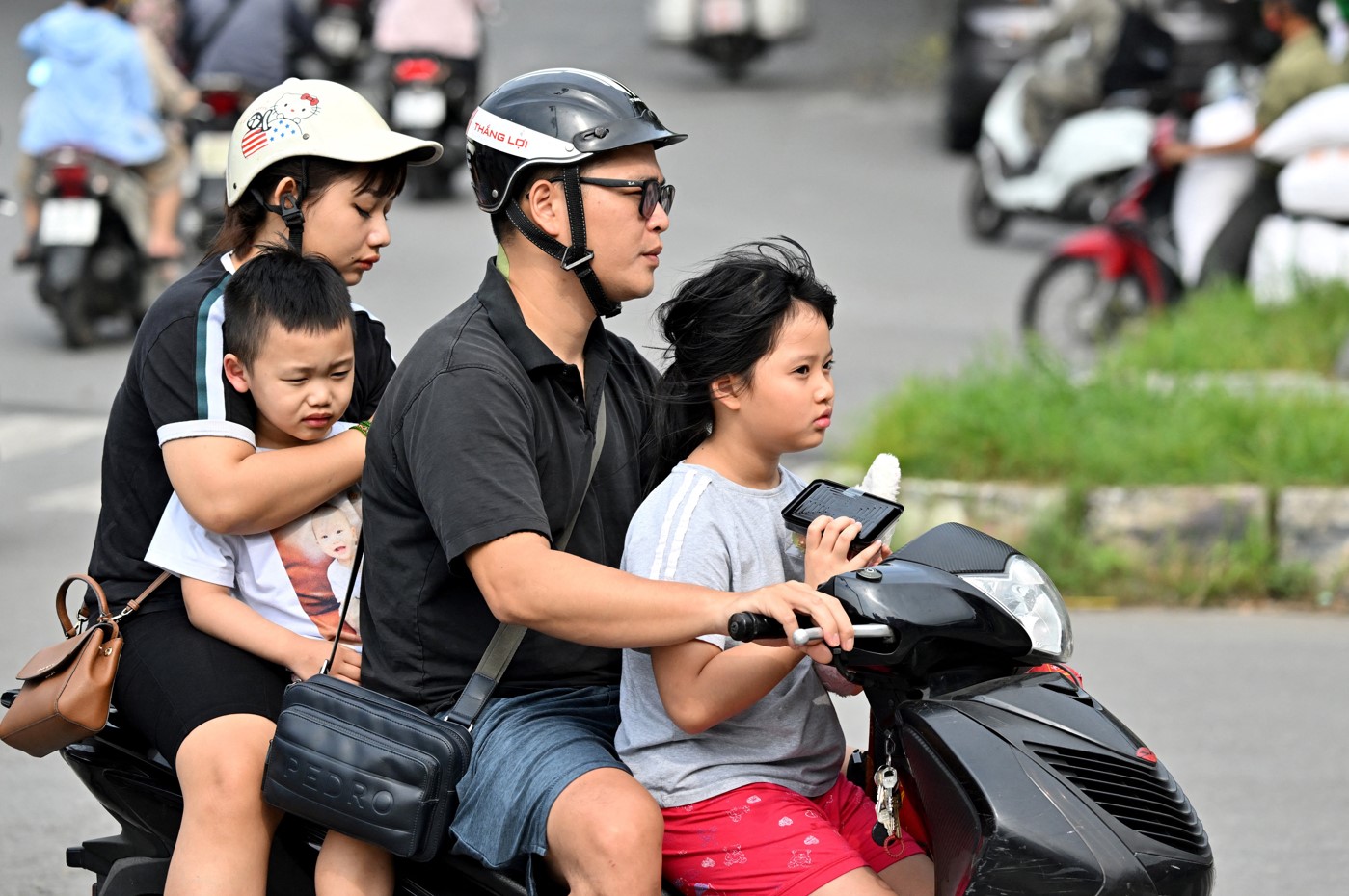 VIETNAMESE FAMILY.jpg