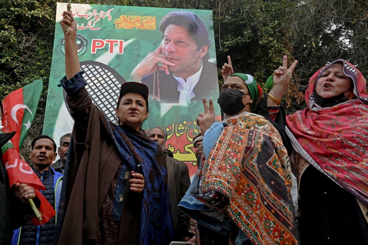 WOMEN POLITICAL WORKERS PTI.JPG