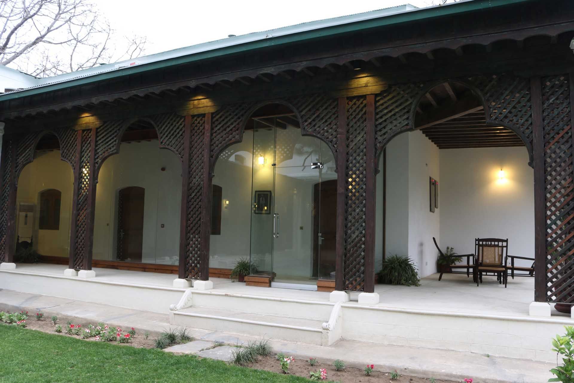 serena-hotel-sawat.jpg