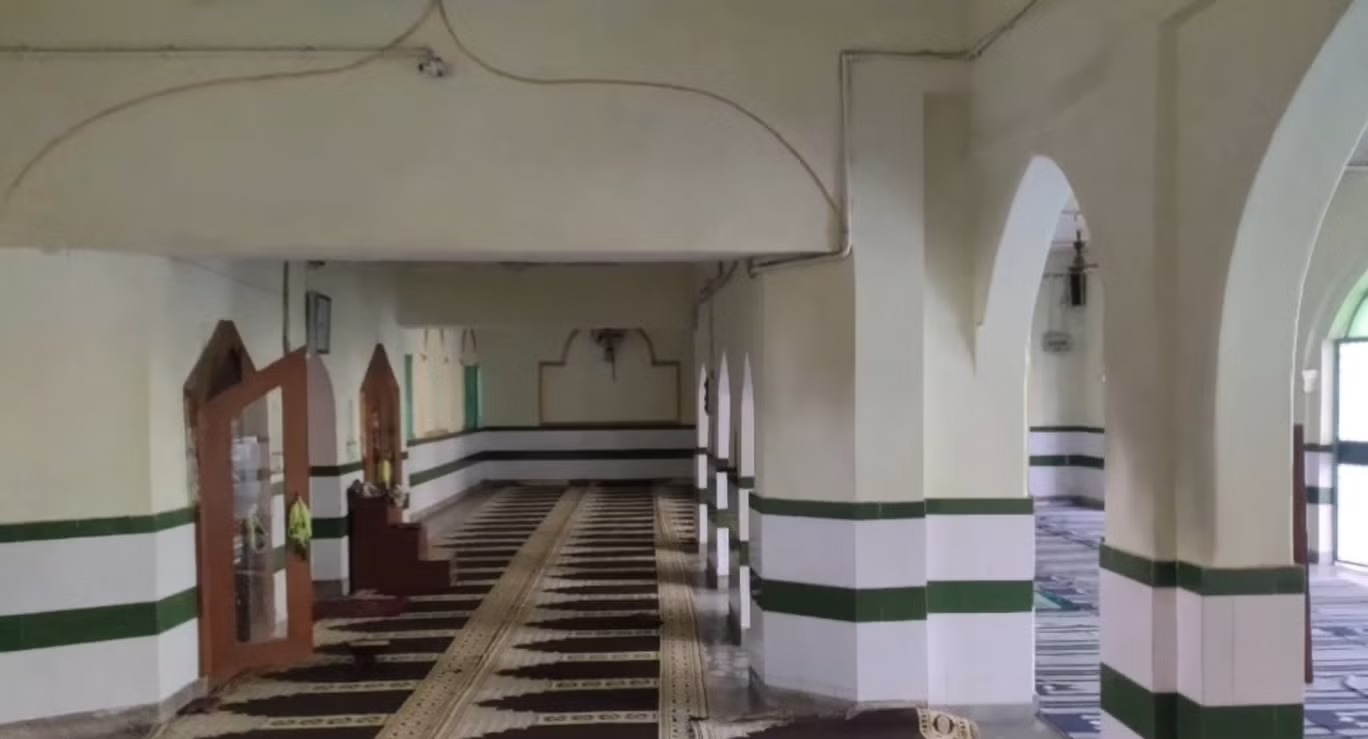 mosque2.jpg