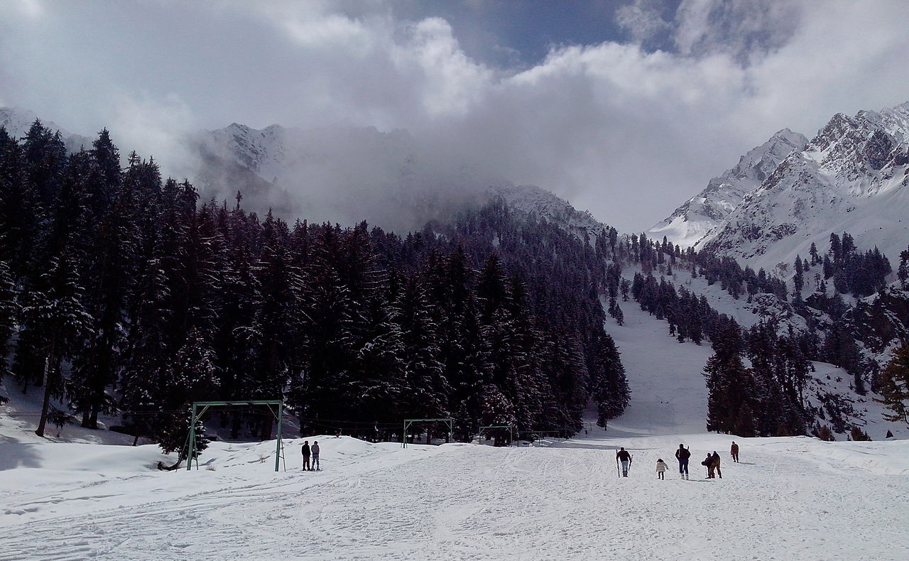 naltar-skiing.jpg