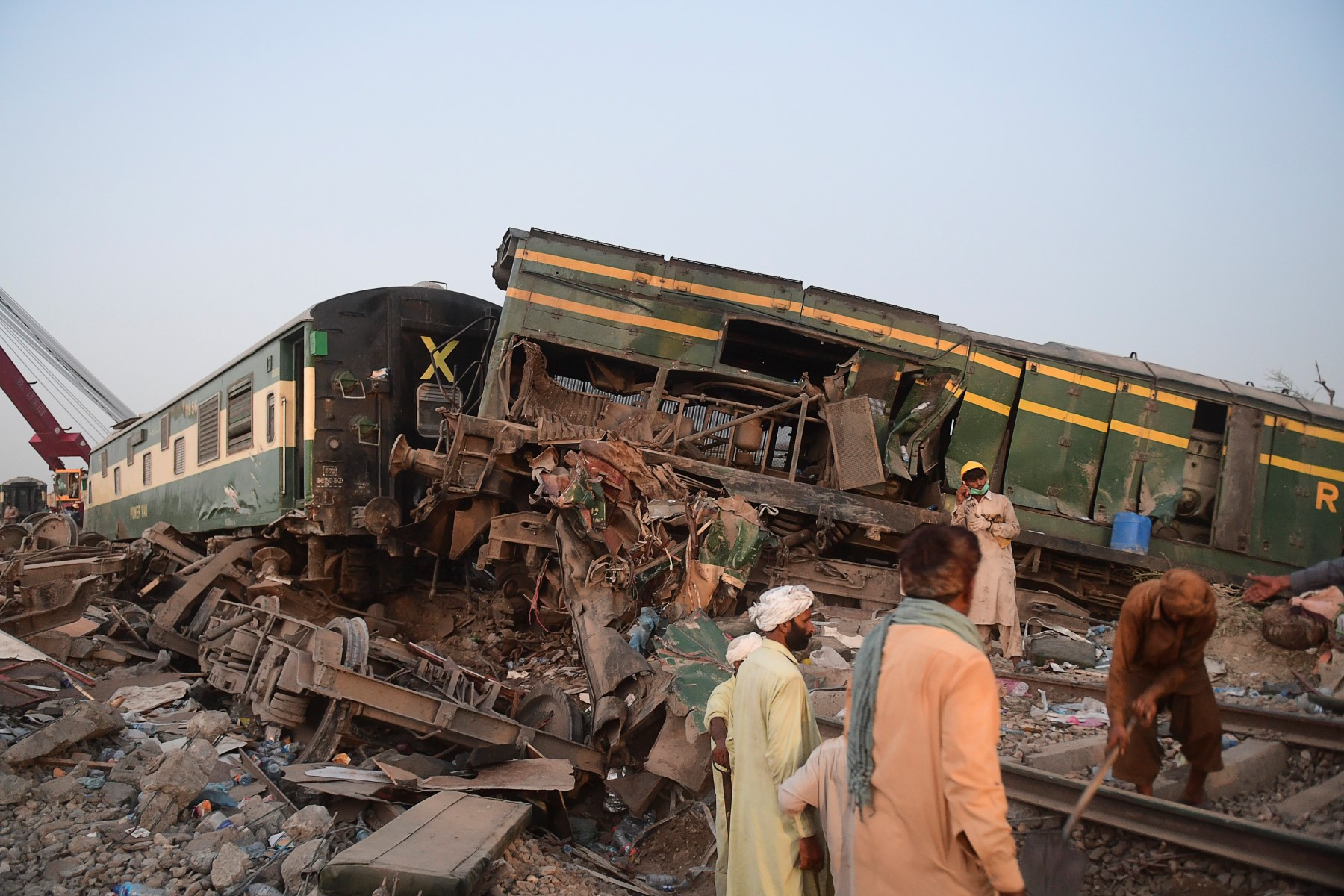 pakistan train.jpg