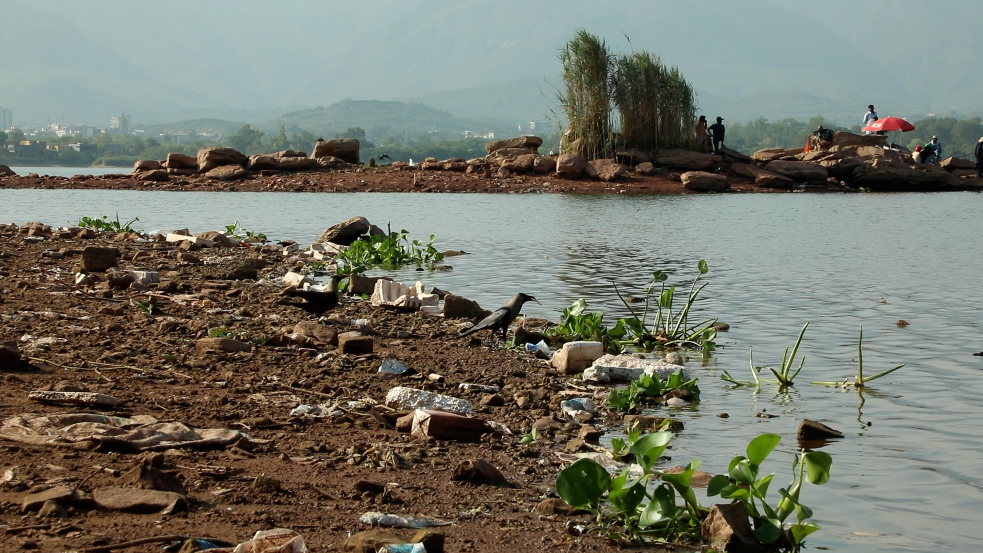 rawal lake2.jpg
