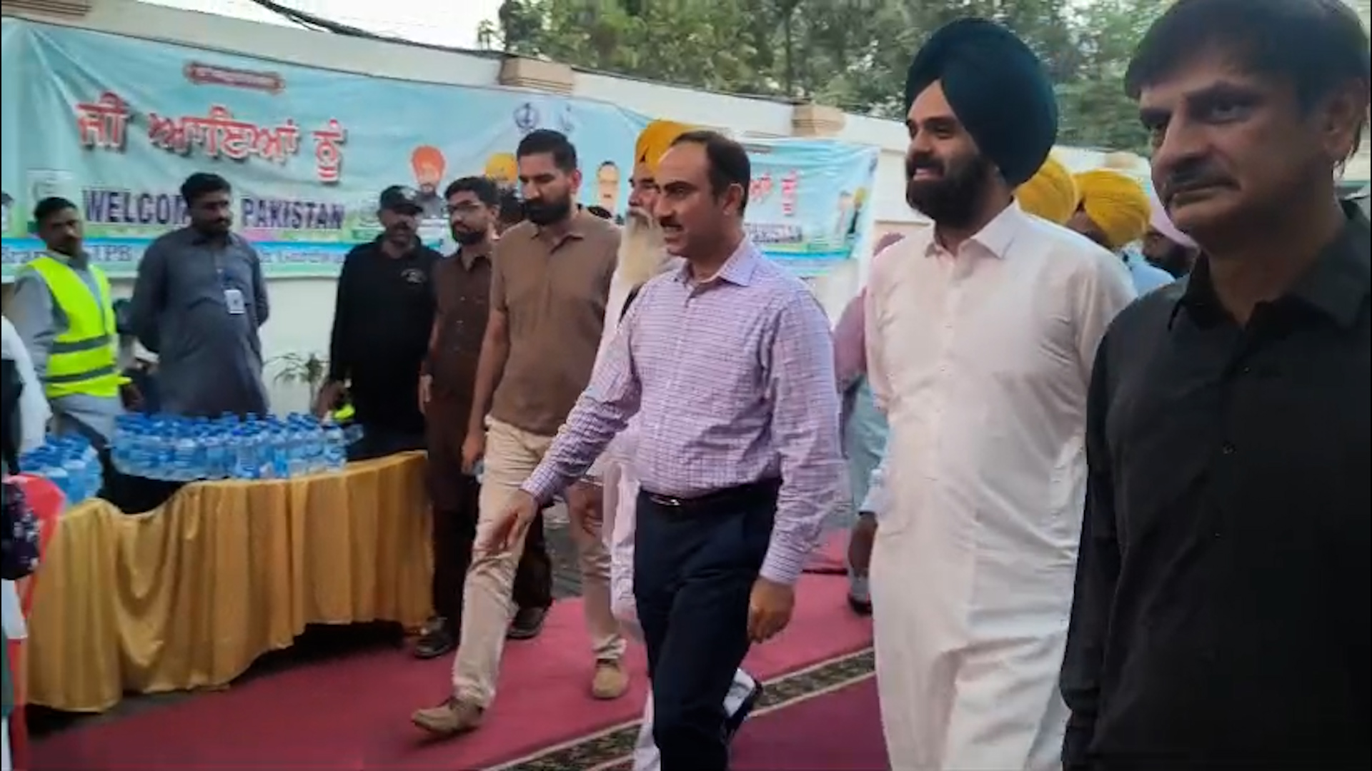 sikh yatri1.jpg