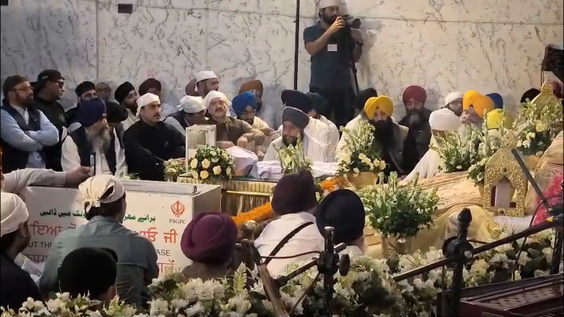 sikh yatri2.jpg