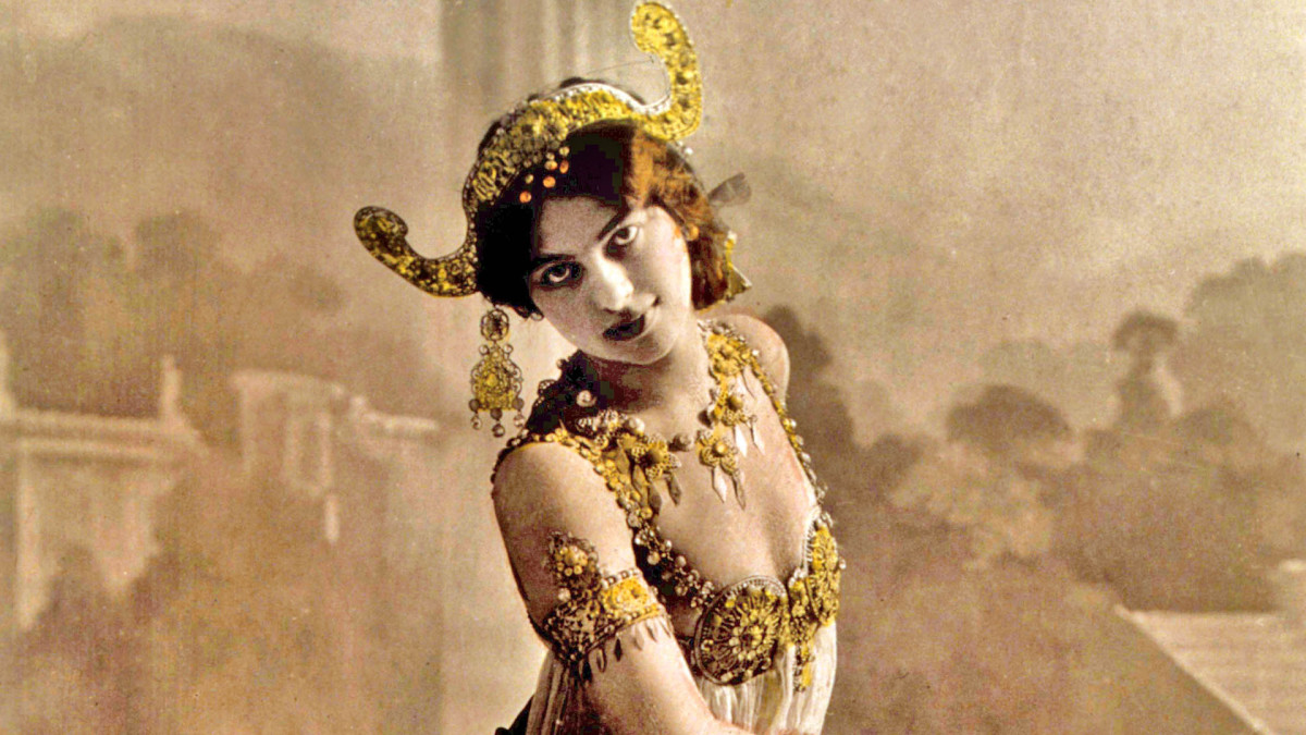 this-day-in-history-10151917---mata-hari-executed.jpg